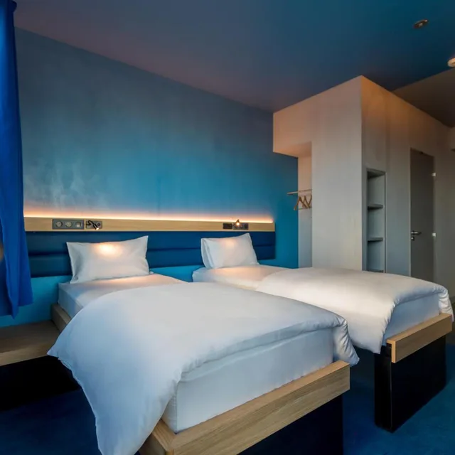غرفة بسريرين منفصلين، Yooma Urban Lodge Paris Tour Eiffel 2/5