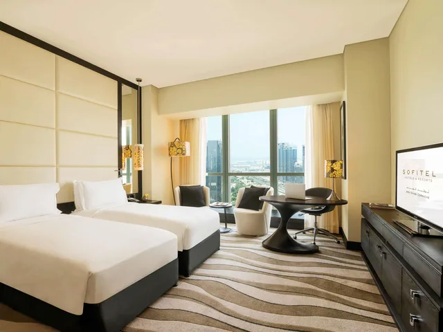 غرفة كلوب بسريرين منفصلين، Sofitel Abu Dhabi Corniche 1/6