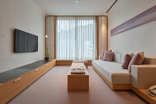 Suite, King Bed, Royal Chiaohsi Hotel 1/1