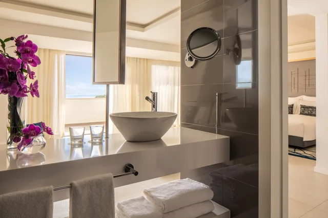 جناح جونيور بإطلالة على البحر بشرفة، Tivoli Carvoeiro Hotel 2/2