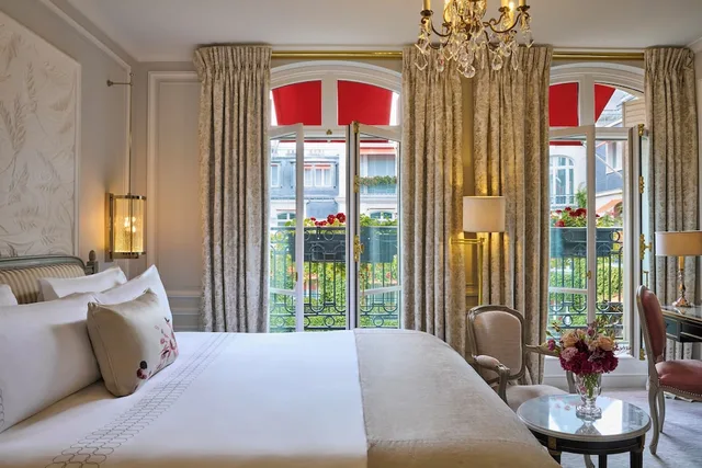 Deluxe, Hotel Plaza Athenee 1/7