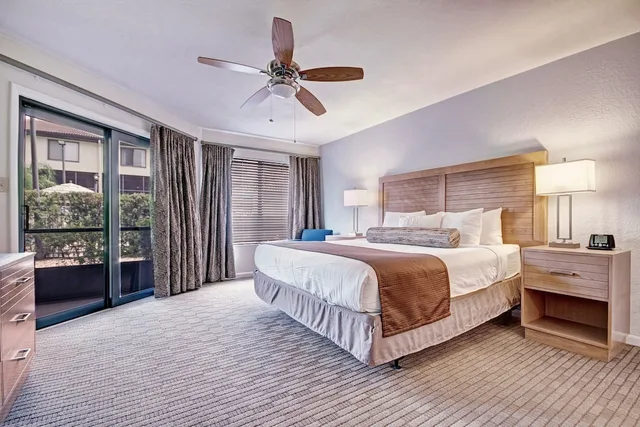 جناح بسريرين منفصلين وسرير كينج بغرفتي نوم مع أريكة، Club Wyndham Orlando International 2/5