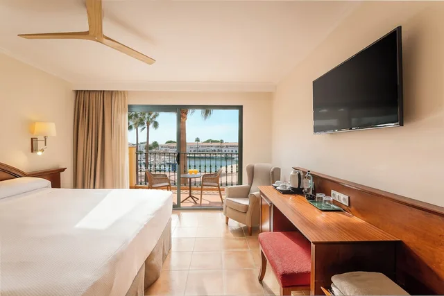 غرفة قياسية بسرير مزدوج بشرفة، Valentin Star Menorca - Adults Only 1/10