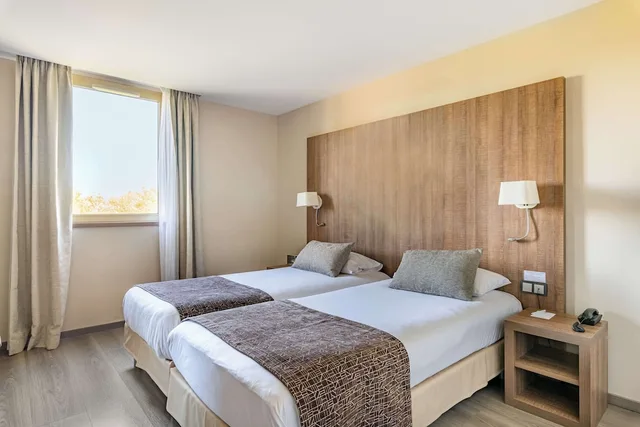 Standard, Twin Beds, Executive Level، ibis Styles Lyon Sud Brignais 2/6