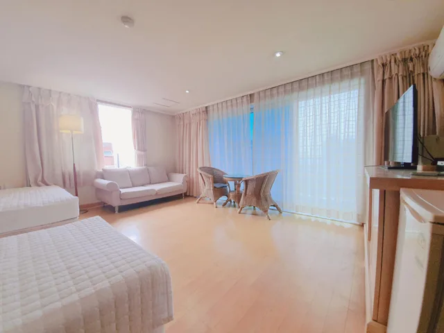 جناح، Good Inn Hotel 1/1