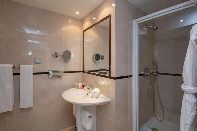 جناح جونيور بسريرين منفصلين مع أريكة، Hotel Le Mondial, BW Premier Collection 4/6