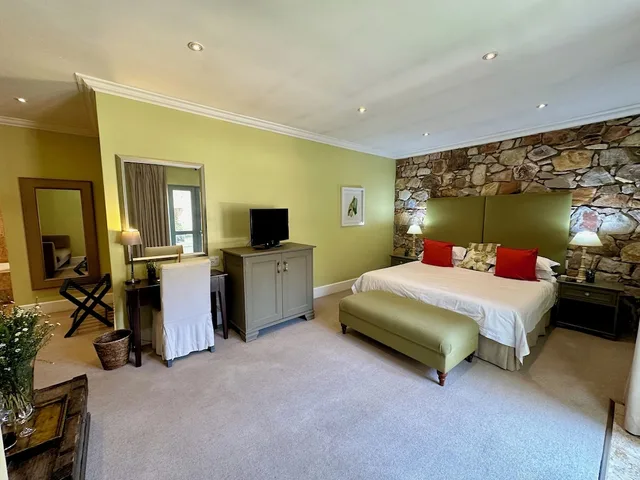 Plus, Standard, King Bed, The Parkwood 2/3