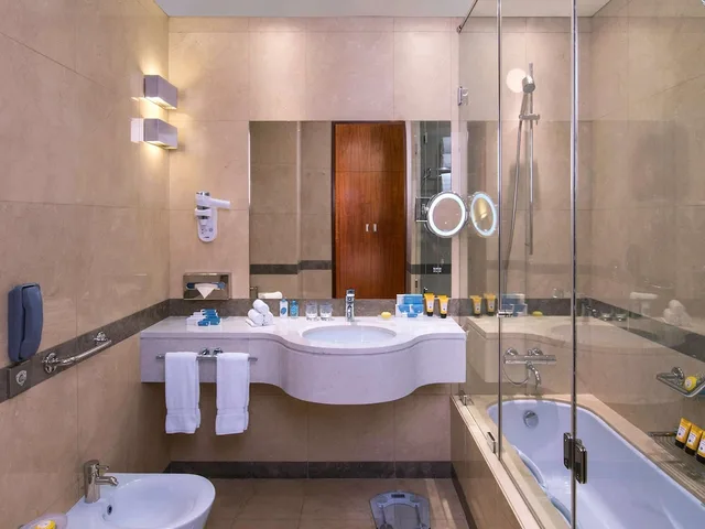 Business, Suite, King Bed, La Cigale Hotel 4/5