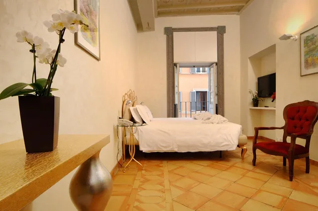 غرفة ثلاثية، Residenza Frattina 3/4