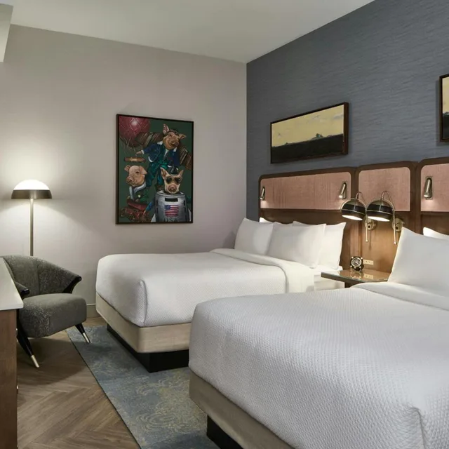 جناح رئاسي بغرفتي نوم مع دخول الصالة، The Olive Ann Hotel, Grand Forks, a Tribute Portfolio Hotel 2/4