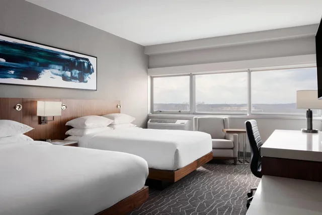 غرفة بسريرين كوين، Delta by Marriott Hotels Woodbridge 2/6