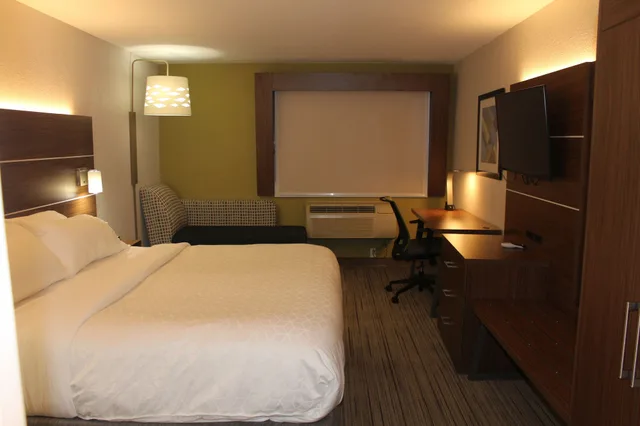 غرفة قياسية بسريرين مزدوجين، Holiday Inn Express Hotel Suites Raton 4/10