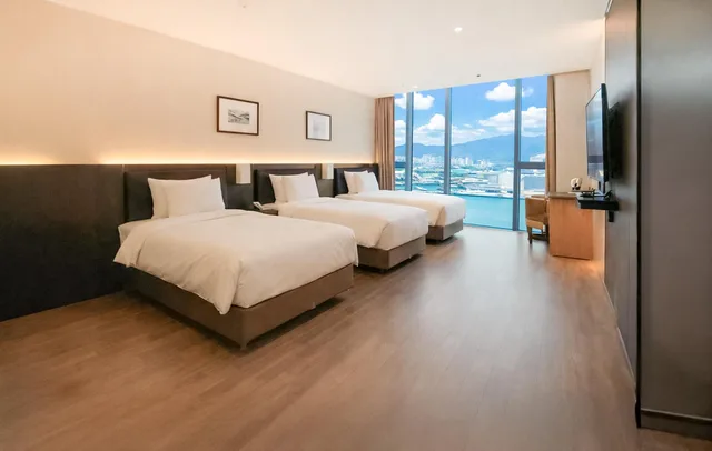 غرفة ديلوكس عائلية ثلاثية بسرير كينج وسريرين منفصلين، Yeosu Venezia Hotel & Suites 3/3