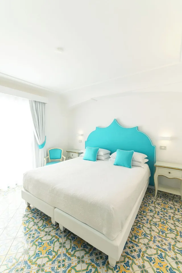 غرفة سوبيريور بسريرين منفصلين بإطلالة على البحر بشرفة، Hotel Conca d'Oro 6/10