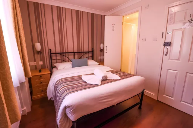 غرفة قياسية، The Fairway Hotel 2/2