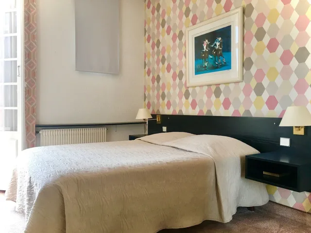 غرفة قياسية بسرير مزدوج بشرفة، Hôtel Des Mimosas 5/7