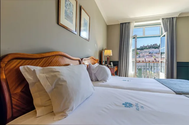 Rossio, Twin Beds, Castle View, Metropole Hotel Lisbon 2/7