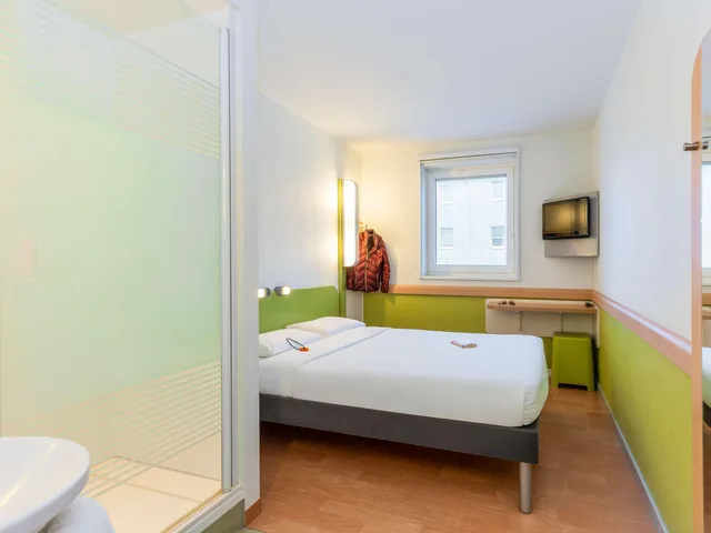Room, Double Bed, Accessible, Ibis Budget Zurich City West 6/6