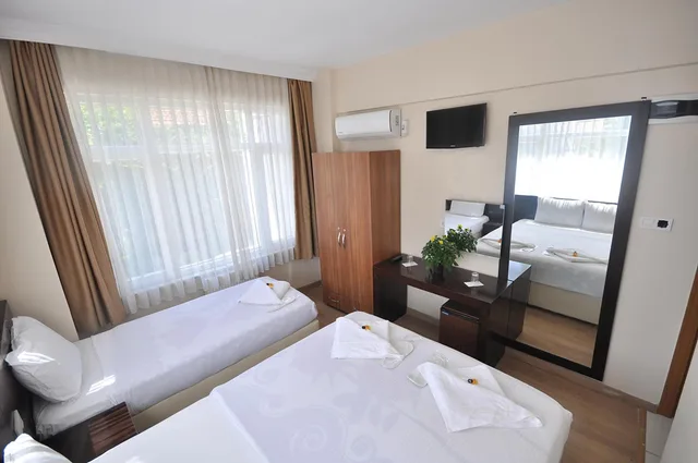 غرفة ثلاثية، Hotel Baykal 8/10