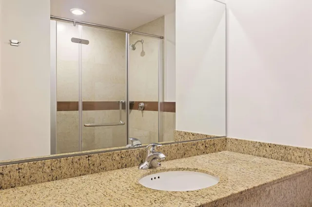Deluxe, Family, 2 Queen Beds, Wyndham Garden Cancun Downtown 4/4