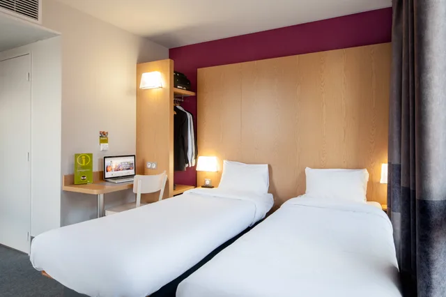 غرفة قياسية بسريرين منفصلين، B&B Hotel Orly Chevilly Marche International 1/2