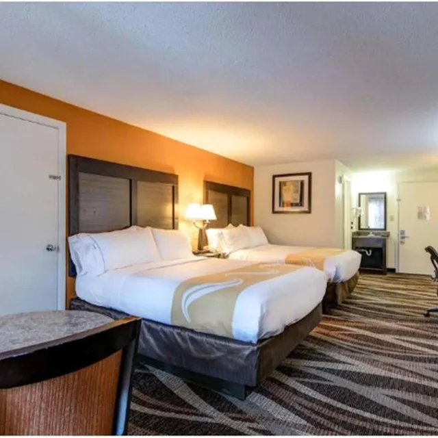 غرفة رباعية بسريرين كوين، Quality Inn Creekside - Downtown Gatlinburg 1/8