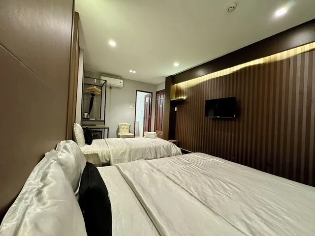 غرفة تنفيذية ثلاثية بسرير كوين وسرير فردي، Moc Huong Hotel 3/10