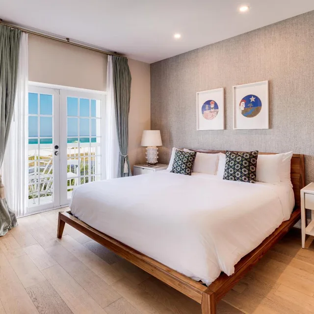 1 Bedroom, Suite, King Bed, Ocean Front, Balcony، The Savoy Hotel & Beach Club 1/6