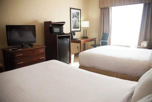 غرفة قياسية بسريرين كوين، Holiday Inn Express Hotel Suites Mountain Home 2/2