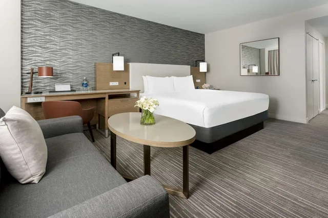 غرفة قياسية بسرير كينج في طابق مرتفع، Hyatt Regency Bethesda 1/1