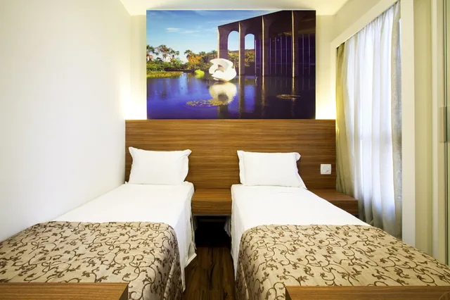 غرفة قياسية بسريرين منفصلين، S4 Hotel 1/5