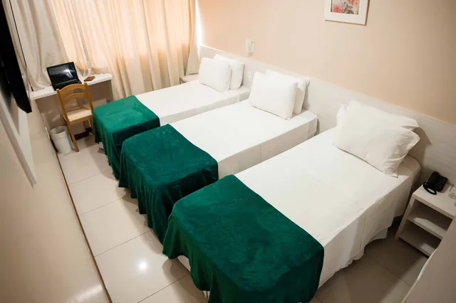 غرفة عائلية ثلاثية بسرير مزدوج وسرير فردي، Green Hoteis Cabo Frio 2/3