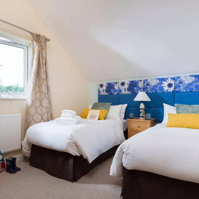 Wooden, Superior, Lodge, 4 Beds, Pet Friendly, Hot Tub، Retallack Resort and Spa 2/4