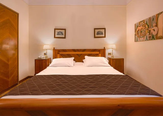جناح بسرير كينج، Vittoria Hotel 2/4