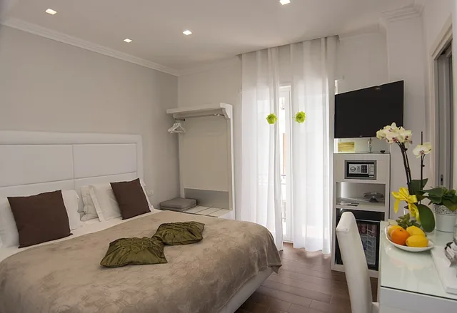 غرفة سوبيريور بسرير مزدوج أو سريرين منفصلين بإطلالة على المدينة بشرفة، Bougainvillea Relais 1/10