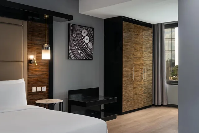 غرفة سوبيريور بسرير كينج بإطلالة على المسبح، RADISSON BLU HOTEL, LUSAKA 9/10