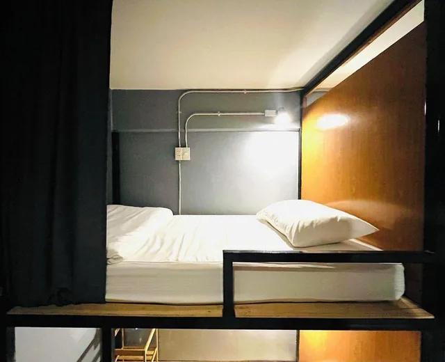 سكن مشترك مختلط بثمانية أسرّة وسريرين مزدوجين بحمام مشترك، The Backpack Hostel 1/1