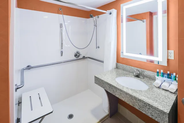 جناح بسرير كينج، Holiday Inn Express And Suites Duluth Mall Area 3/4
