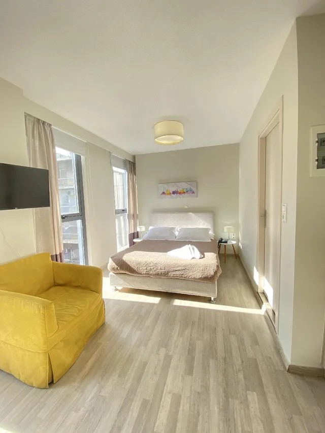 غرفة بسرير كينج، Tins Hotel City 1/1
