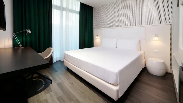 غرفة قياسية بسرير مزدوج، voco Nola - Naples Vulcano Buono 3/9