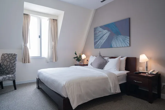 Cozy, Studio, King Bed, Central Mansions 5/10