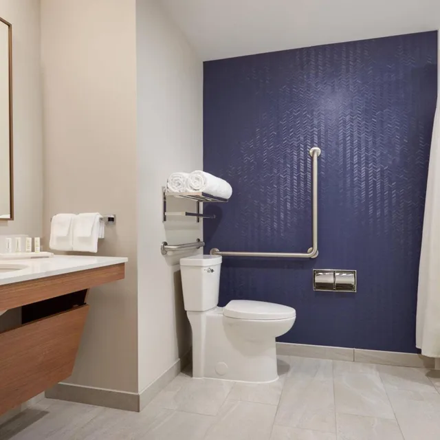 غرفة بسريرين كوين بحوض استحمام لذوي الإعاقة، Fairfield Inn & Suites by Marriott Orillia 2/2
