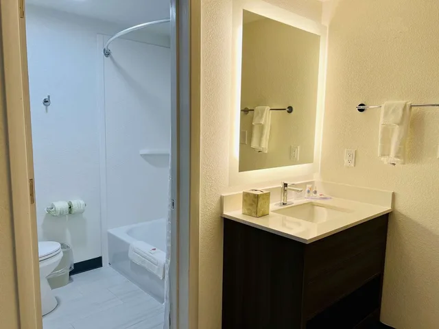 غرفة بسريرين كوين، Comfort Inn and Suites Beaver Dam 4/5
