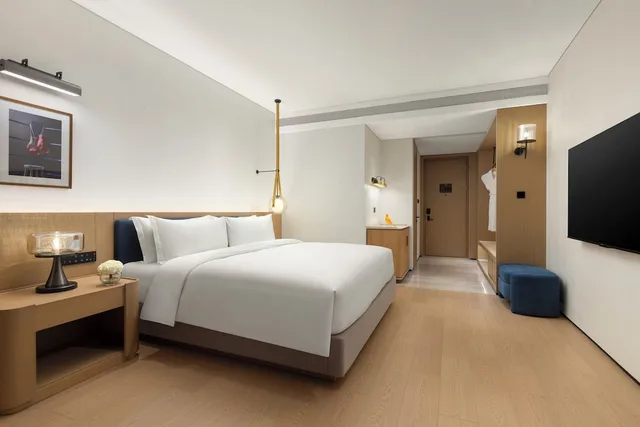 Premium, King Bed, voco Wugong Mountain Jiangxi by IHG 1/2