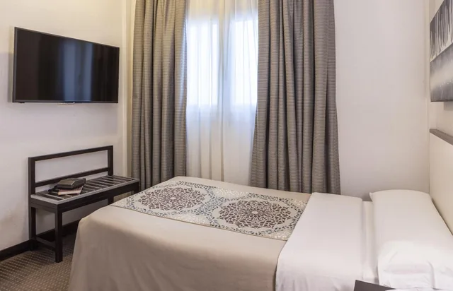 غرفة مفردة، Macia Plaza 2/13