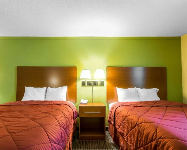 غرفة بسريرين كوين للمدخنين، Econo Lodge Franklin South KY 4/10