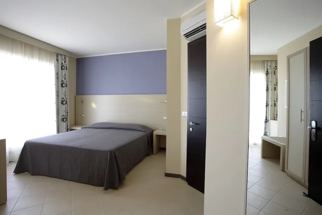 غرفة سوبيريور بسرير كوين بإطلالة على البحر بشرفة، Janus Hotel 4/6
