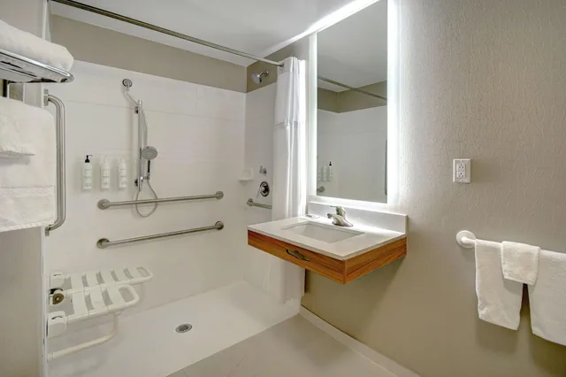 Suite, Multiple Beds, Accessible، Springhill Suites By Marriott Erie 5/9