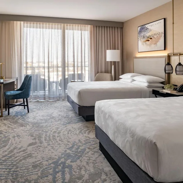 غرفة بسرير كوين بشرفة بدون إطلالة لذوي الإعاقة، JW Marriott Clearwater Beach Resort & Spa 1/3