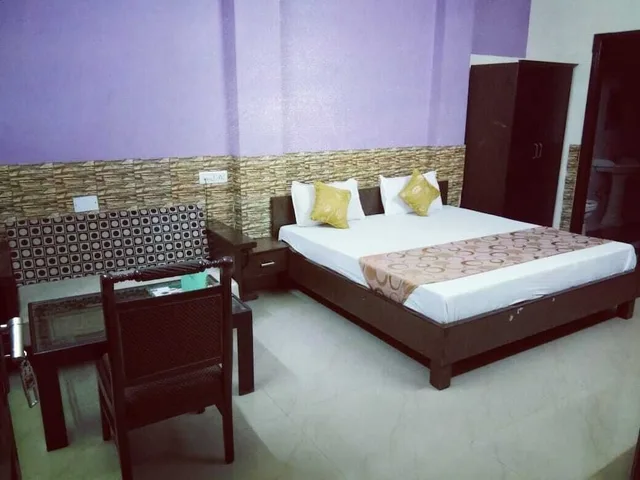 غرفة تنفيذية بسرير كينج، HOTEL KRISHNA RESIDENCY 1/3